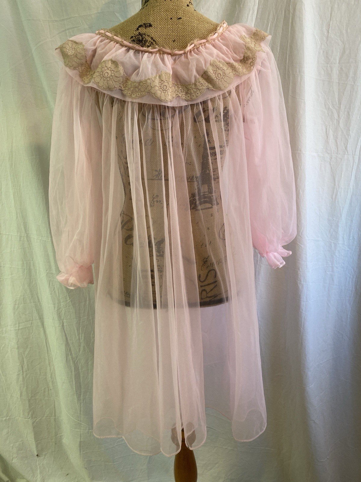 Vintage Lisette Chiffon Pink Lace Trim Sheer Peignoir Robe Large New Old Stock