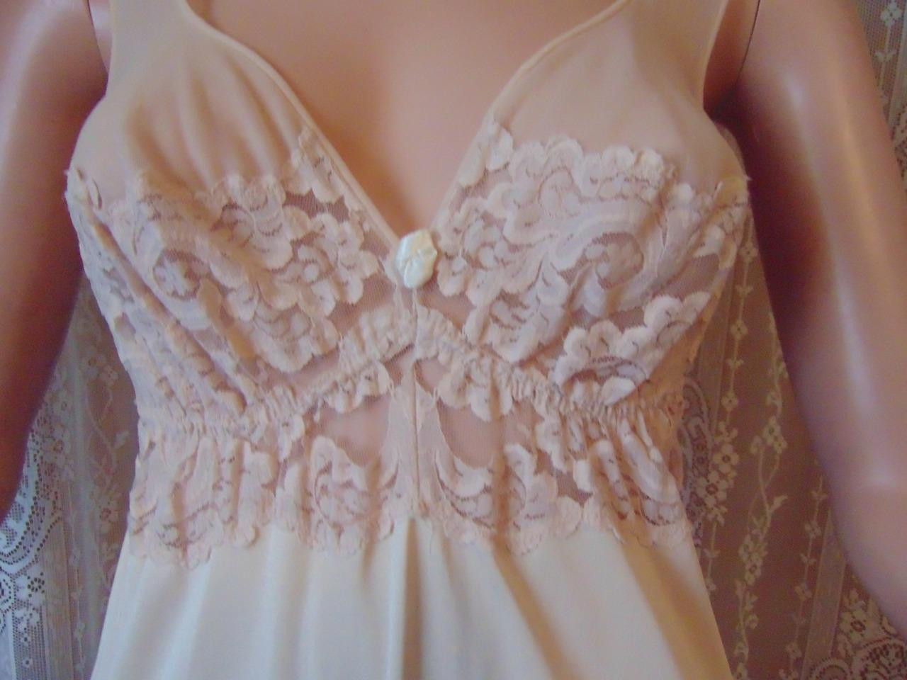 VTG Glydons Peignoir Set Chantilly Lace Bell Sleeve Robe Nylon Gown 36B