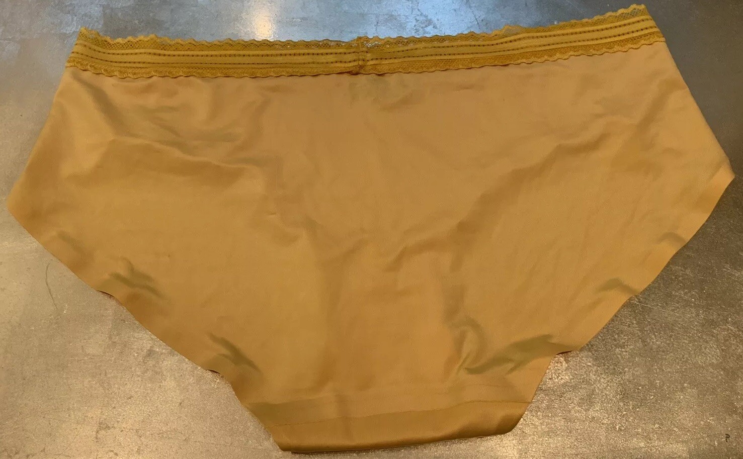 Vintage M Silky Gold Hipster Bikini Panties W Lace Trim