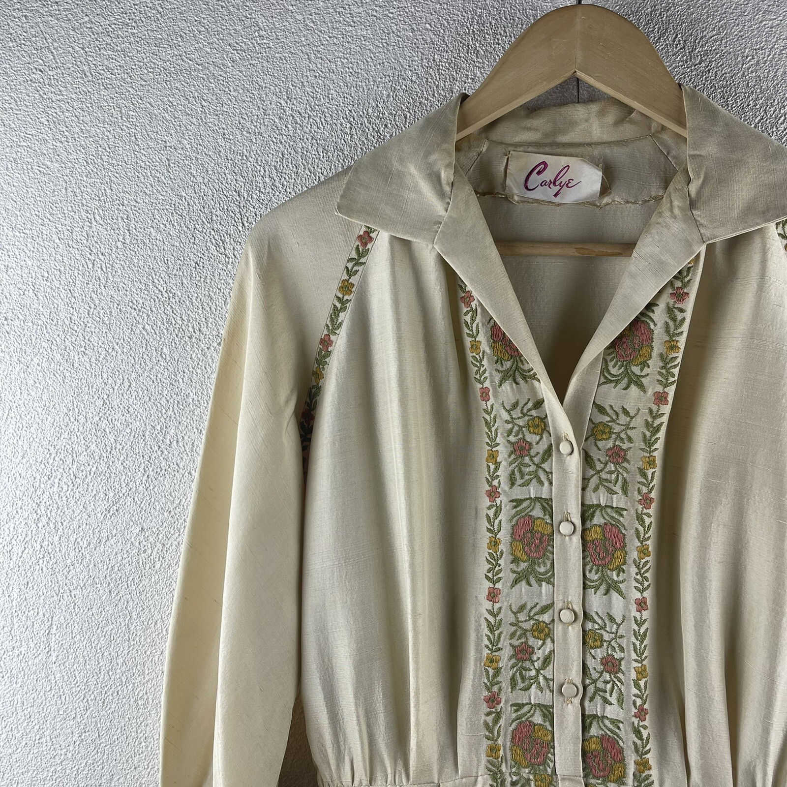 Vintage l 70s M Carlye Silk Floral Embroidery Ruffle Tie Cuff Pockets Belt Dress
