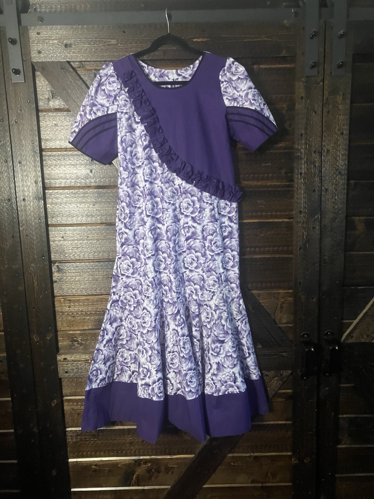 Vintage 70’s 80’s Handmade Purple Floral Cotton Woman’s Mu’Mu Maxi Dress Large