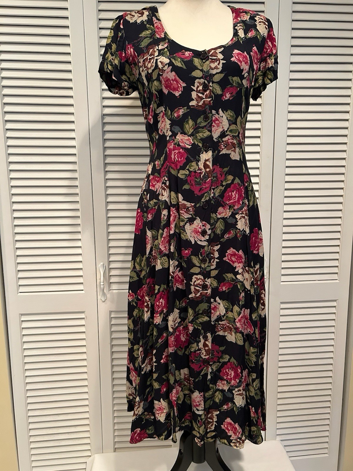 Starina sz S Black Floral Vintage Dress Short Sleeve Midi Buttons