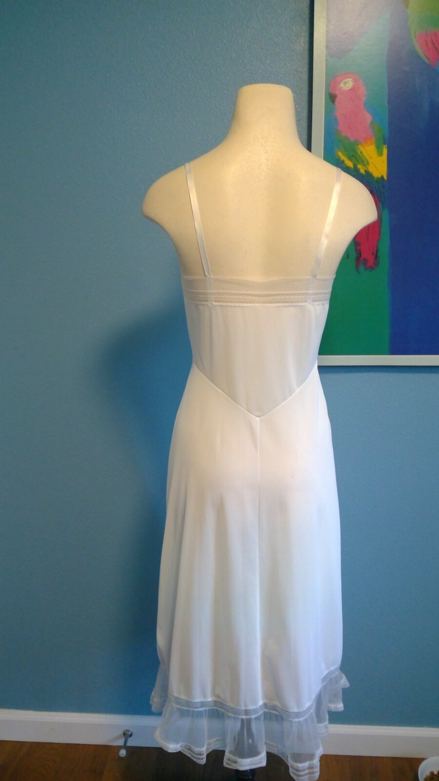 Beautiful Vintage 50’s Cream Luxite By Holeproof Slip Size 32