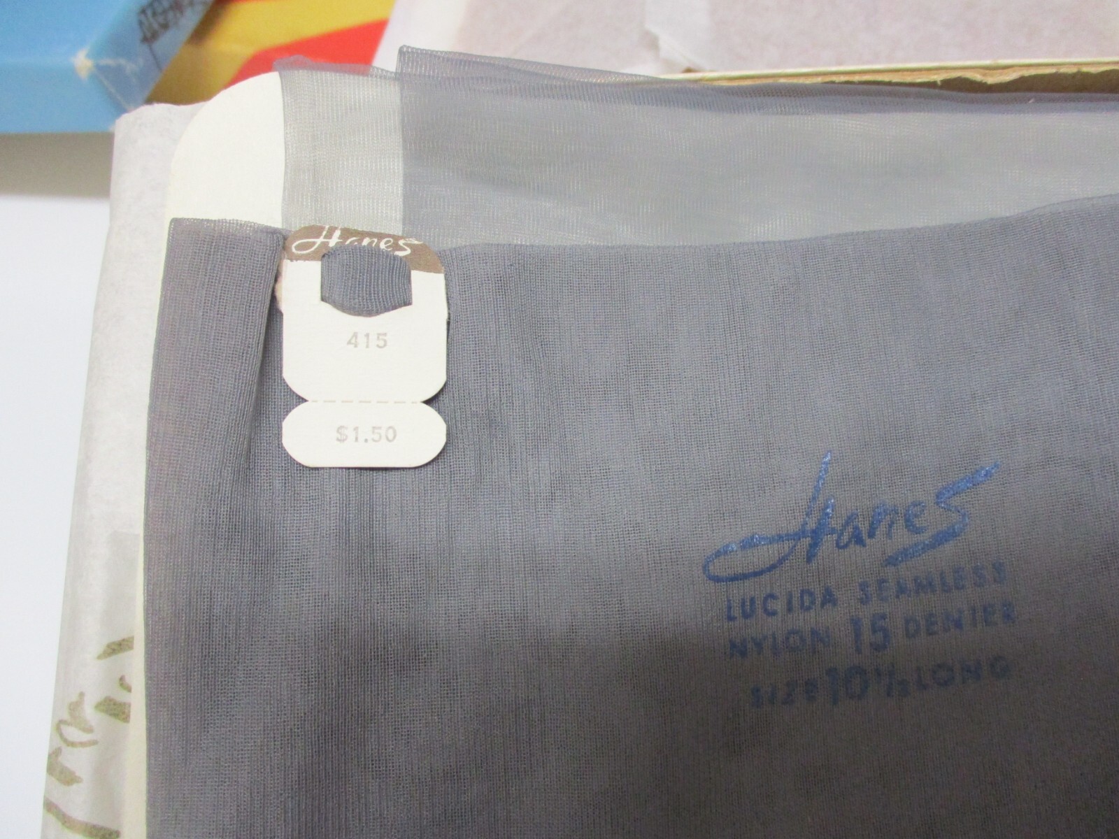 1PR VINTAGE HANES 415 REINFORCED SHEER RHT NYLON STOCKINGS SIZE 10 1/2 LONG GRAY
