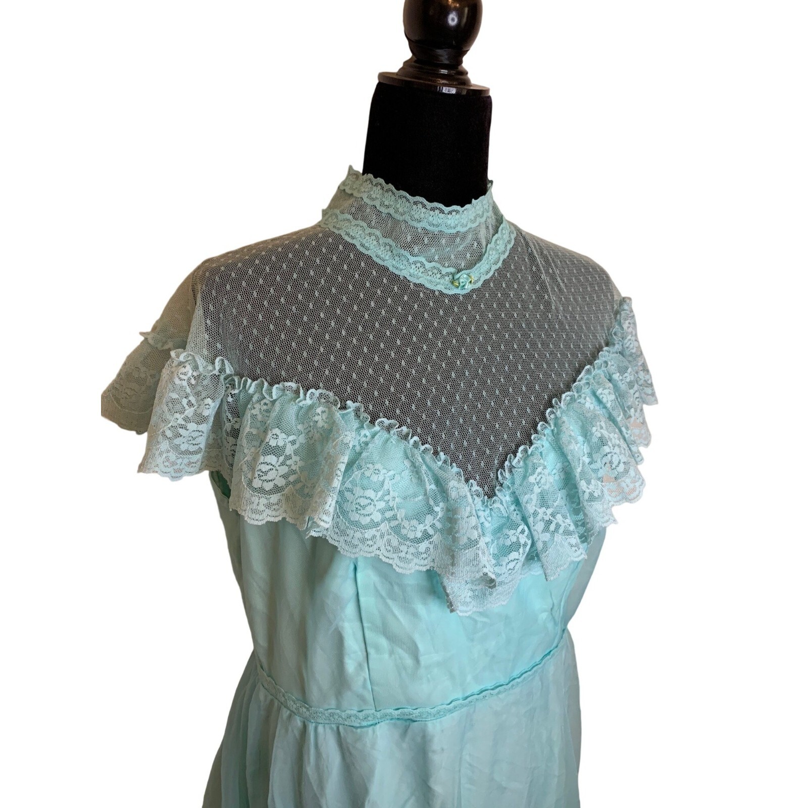 Stunning Vintage Robins Egg Ruffled Lace dress