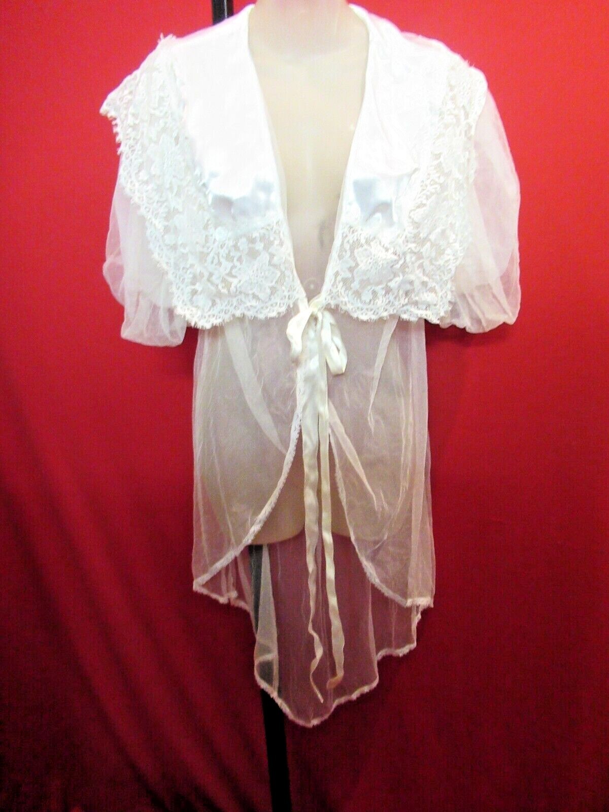 JESSICA LYNN Collection Vintage Bridal Peignoir Lace satin net robe Medium
