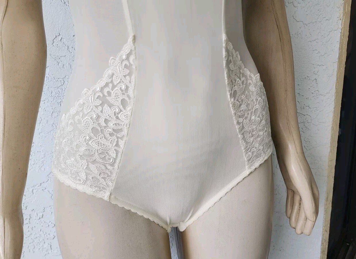 Vintage WACOAL 80109 All in One Girdle Bodysuit Ivory Lace Trim Size 34C