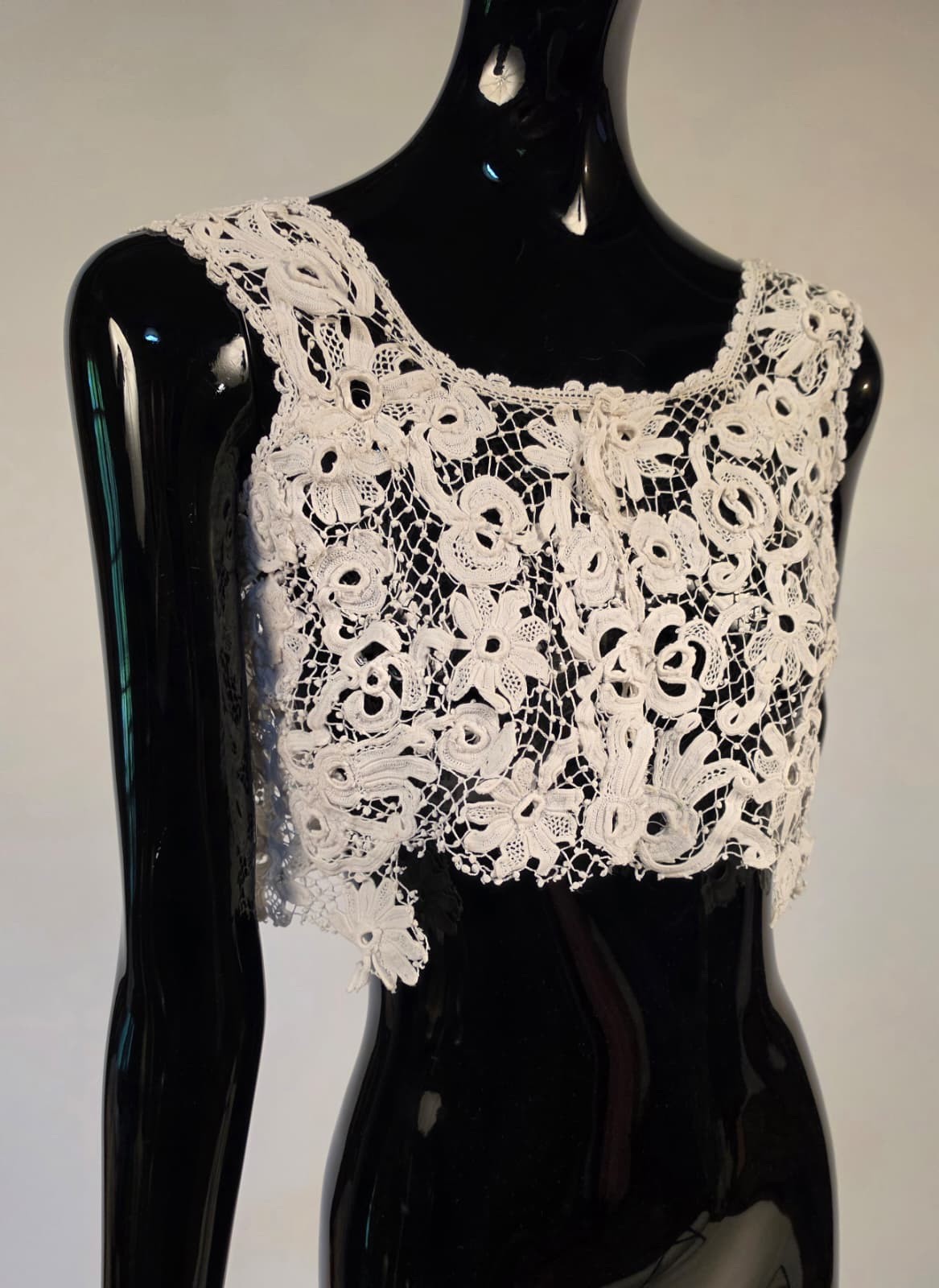 ANTIQUE EDWARDIAN HAND MADE IRISH CROCHET LACE VEST STYLE TOP
