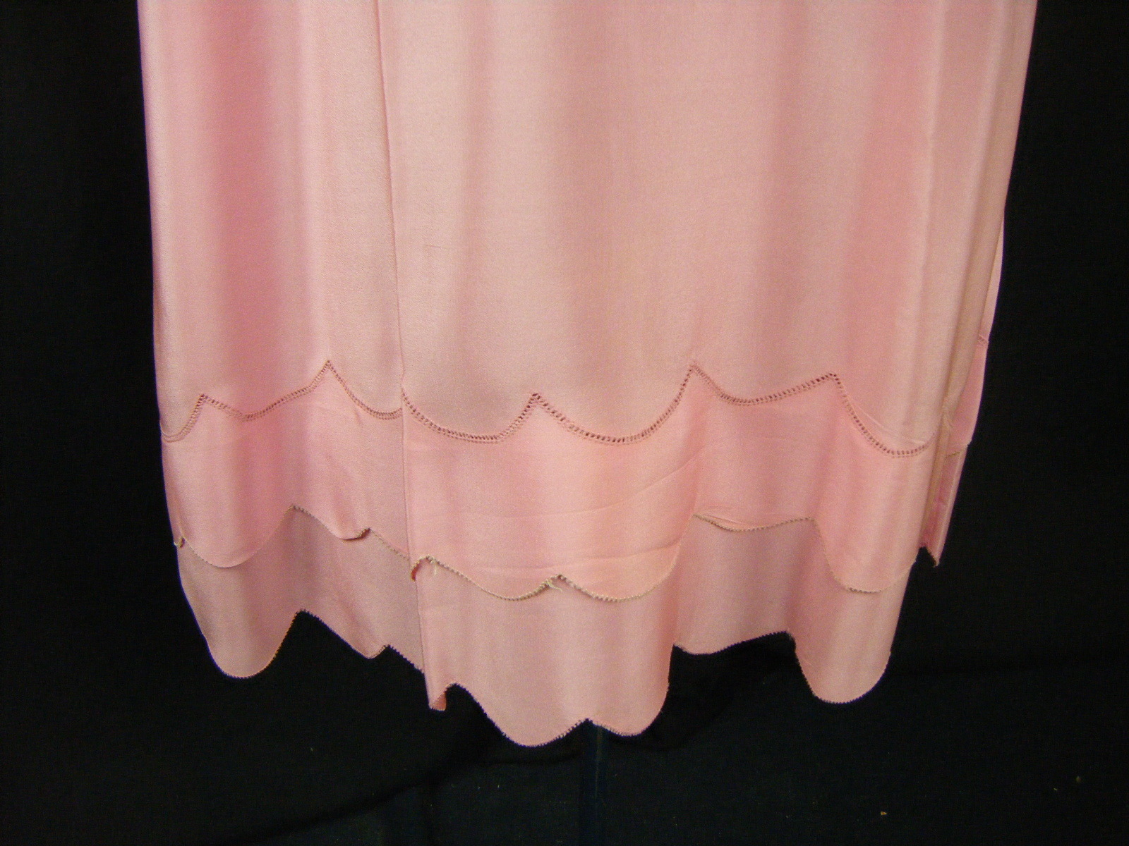 Vtg 20s Dark Pink Scalloped Hem Flapper Dress w/White Fringe Straps-Bust 28/XXXS