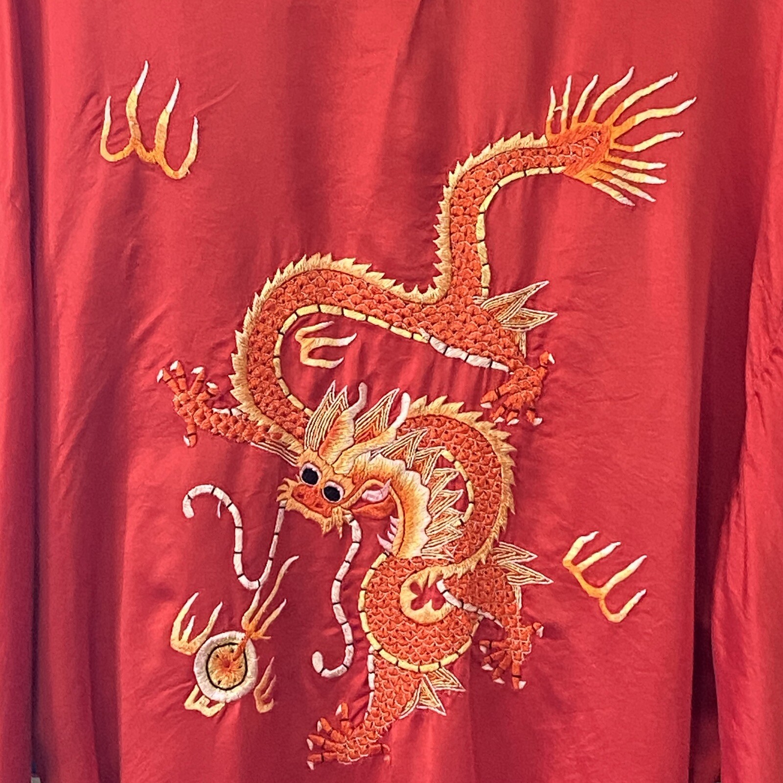Golden Deer Kimono Robe Size Medium 100% Silk Red Hand Embroidery Dragon Vintage