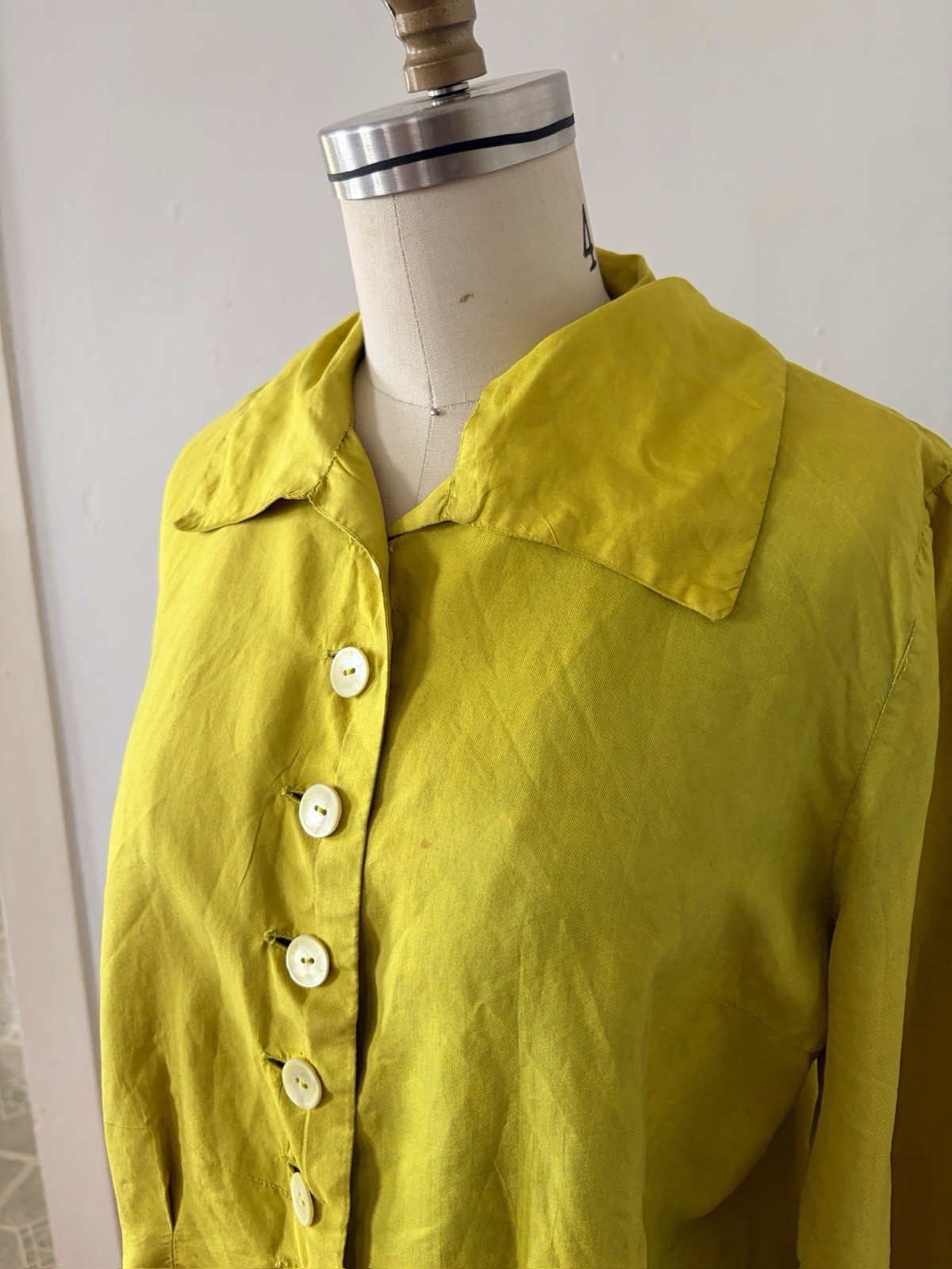 Vintage Antique 1920s 1930s Chartreuse Silk Trumpet Sleeve Blouse Shell Button S