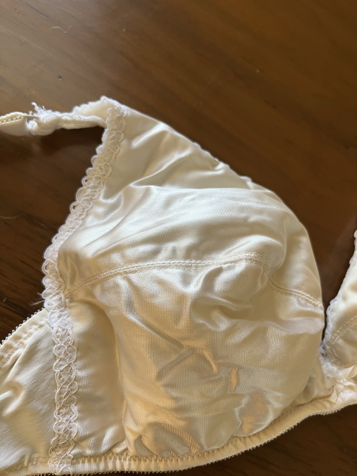 Vintage Vanity Fair Womens 36C White Bra Lace Trim Adjustable Straps Nylon
