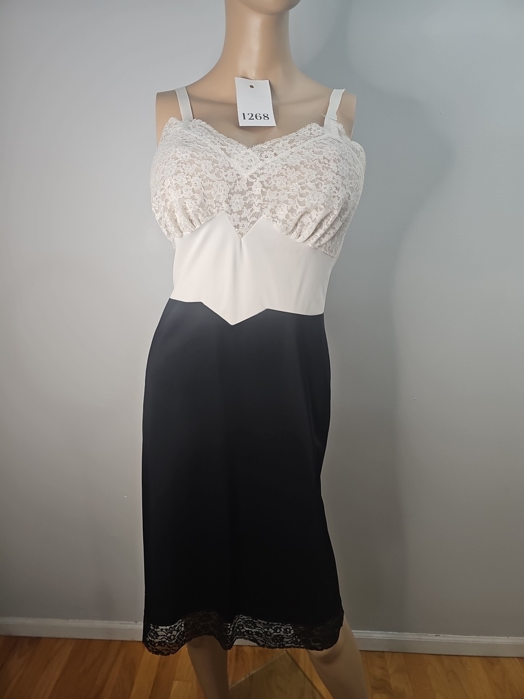 Vintage Van Raalte Tricot Nylon Black/White Full Slip Lace Detail Size 34A
