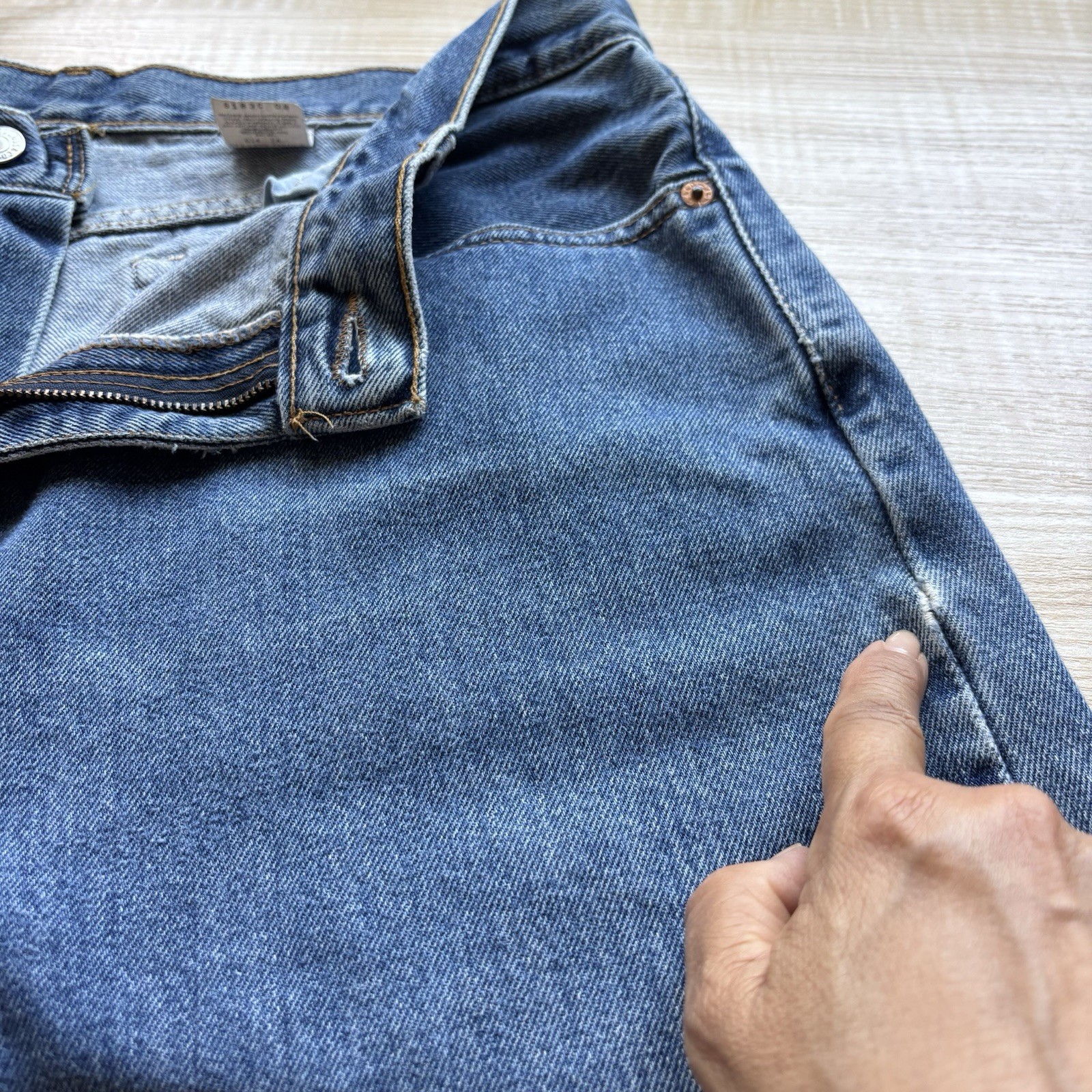 VTG Levi’s 560 90s Loose Fit Straight Women’s Sz 32×30 Med Wash Made in USA