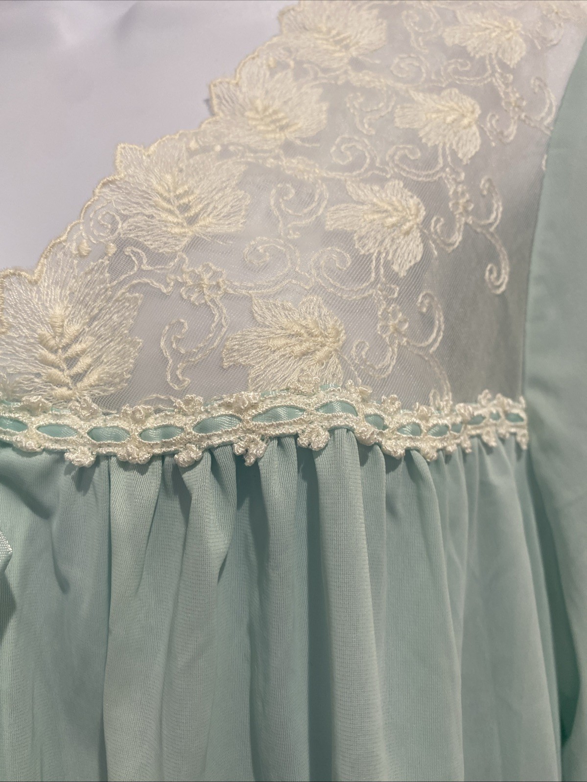 VTG 60’ Vanity Fair 2 Pc. Pajama Set Mint Green w/Beautiful Floral Lace Size L