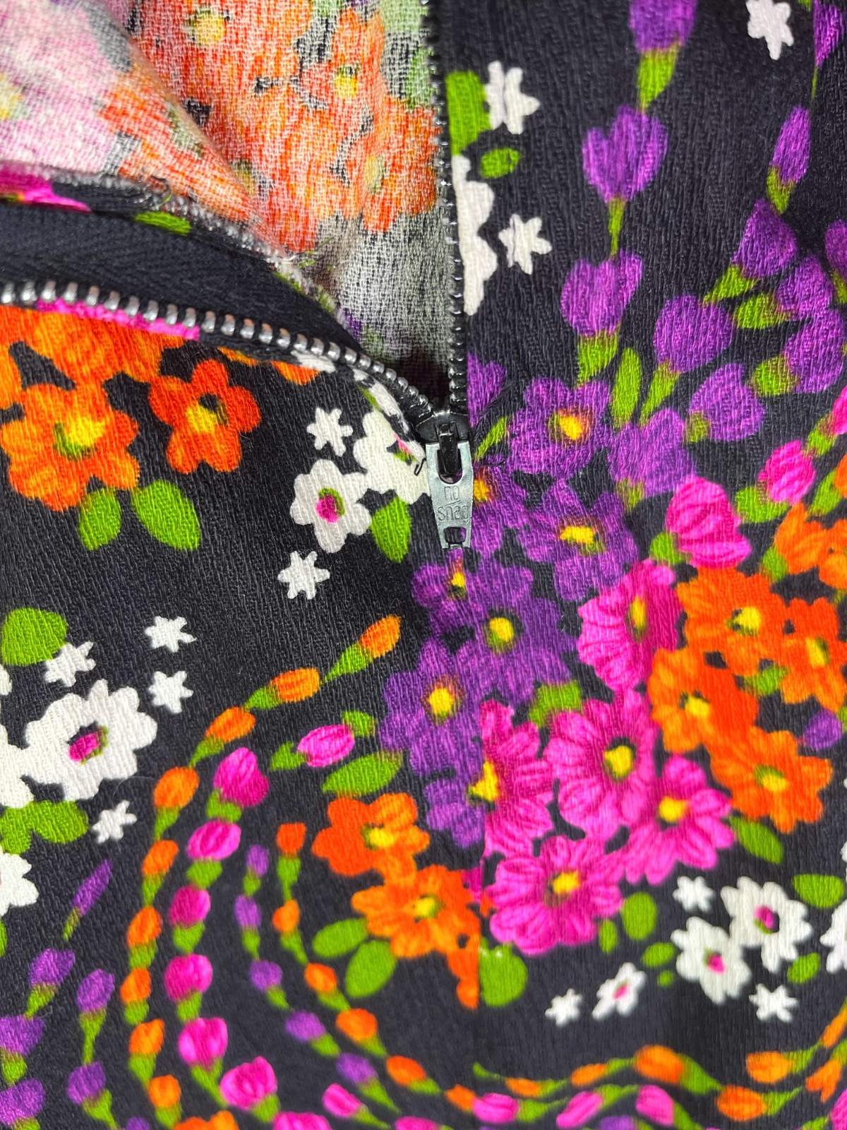 Vintage Barkcloth Floral Skirt Metal Zipper Unbranded Colorful 22″ Waist