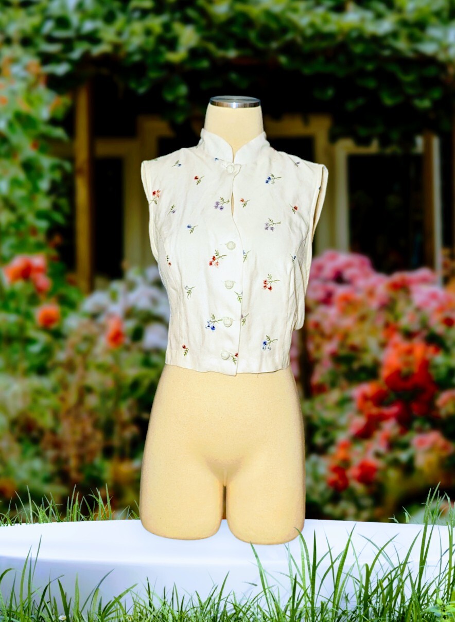 FRANCINE BROWNER Embroidered Red Pink Blue Purple FLORAL Vest Top Women’s LARGE