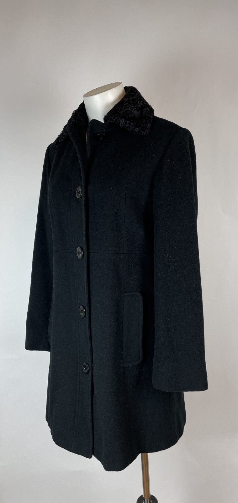 Vintage 80s SCAASI black 100% merino wool + Lamb Fur trim Heavy Coat 4, LINT