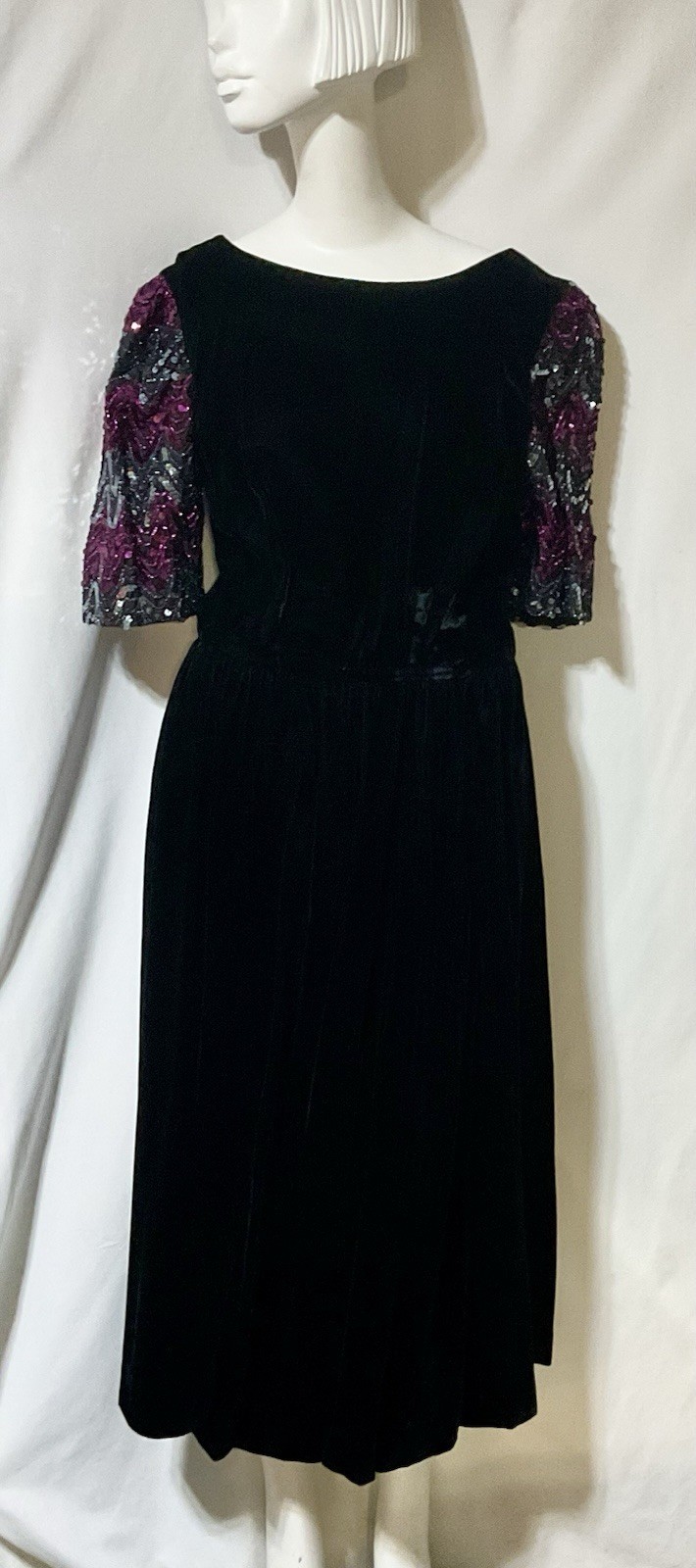 Ricki Lang for Nuit Dress Women 12 Large Black Velour Formal Short Sleeve Sequin