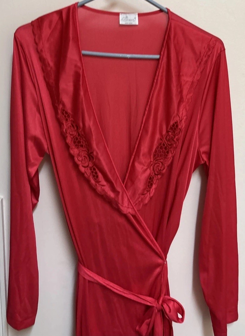 Flaw Vtg Soft Moments Peignoir Set NIGHTGOWN & ROBE Red Embroidered Trim Small
