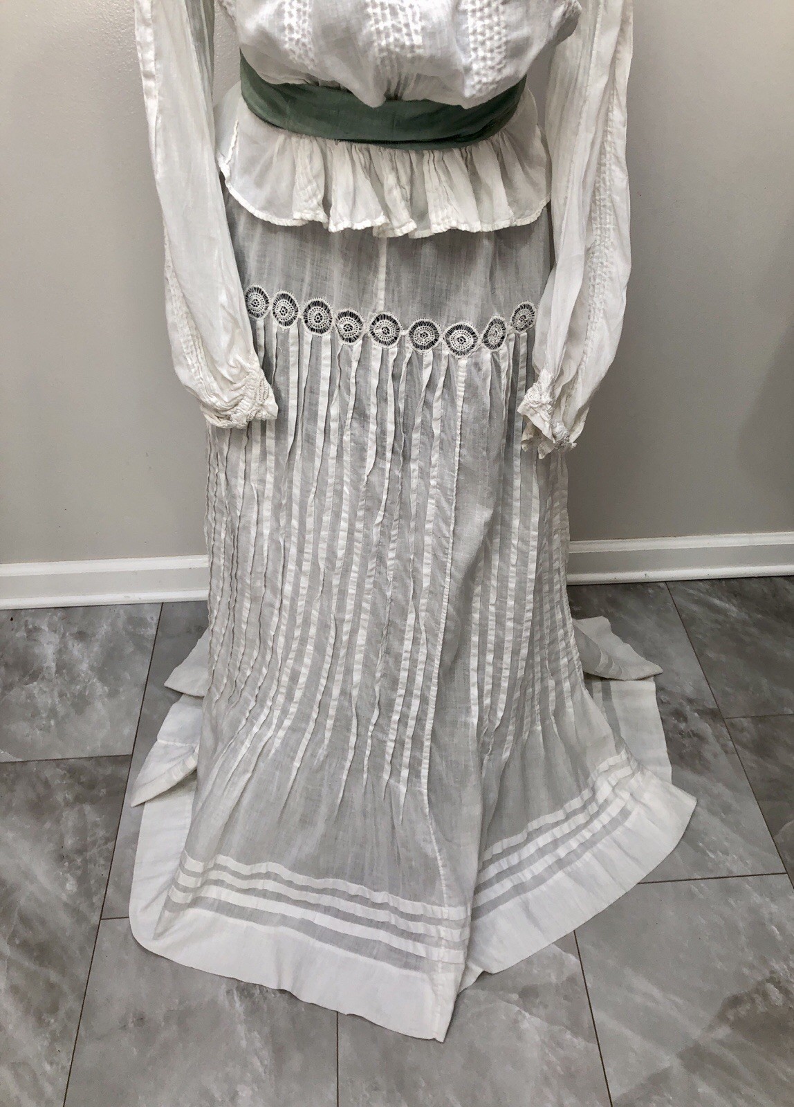 VTG 1900s White Lawn *GIBSON GIRL 2Pc Pigeon Breast WEDDING DRESS Filet Lace