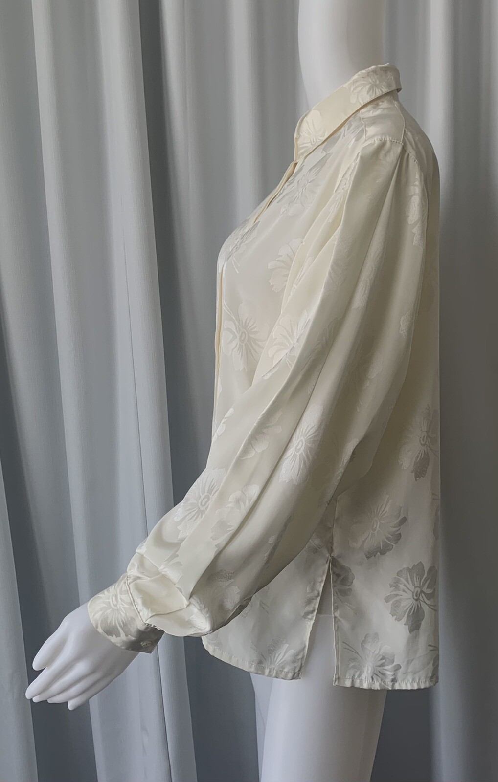 Vintage 80’s Jaeger London Jacquard Ivory Hibiscus Blouse M/L