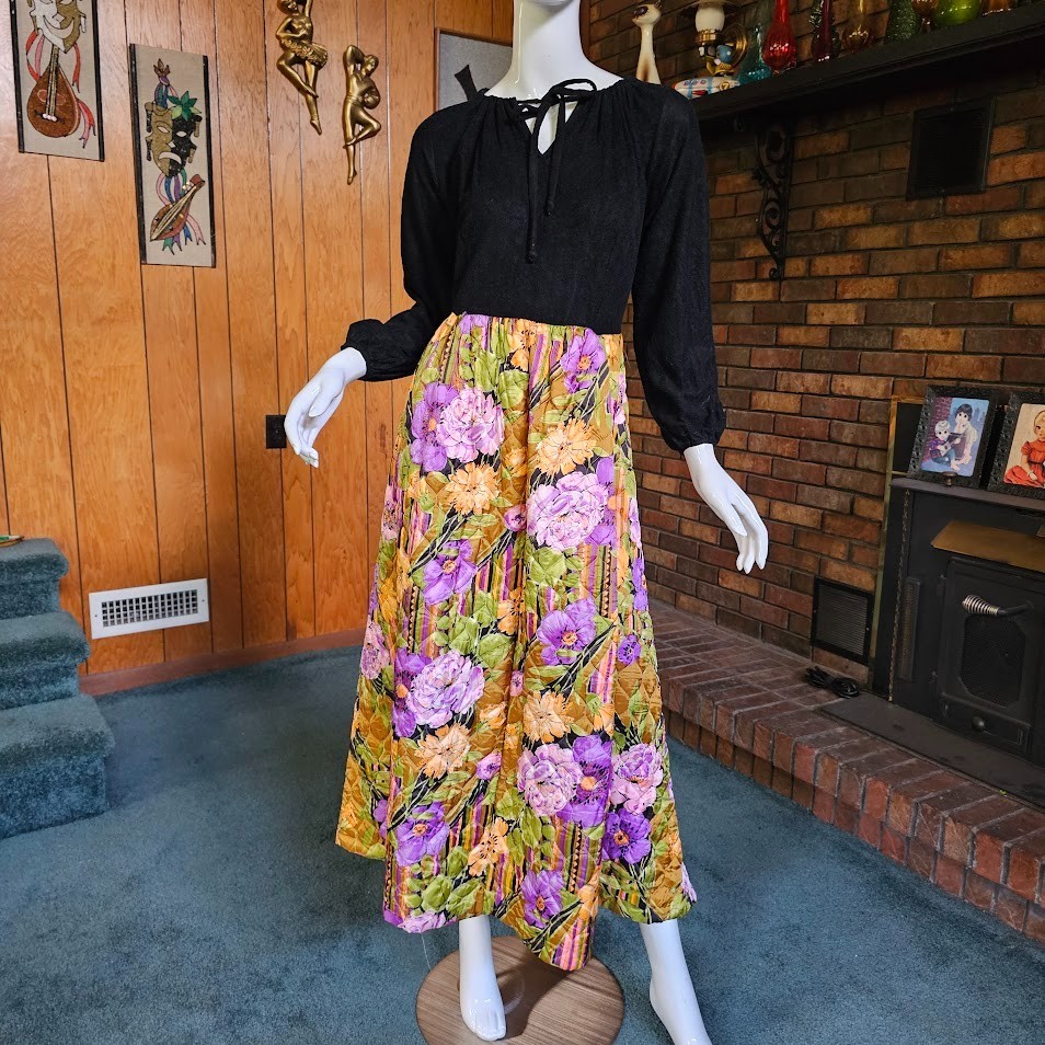 Vtg 70s Psych Quilted Floral Boho Hippie Volup Lounge Dress Hostess Gown L/XL