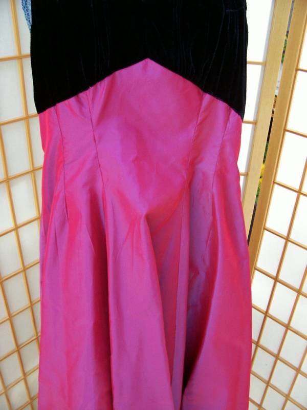 1950S CLASSY Jet Black VELVET HALTER Iridescent Wine TAFFETA Womens PARTY DRESS