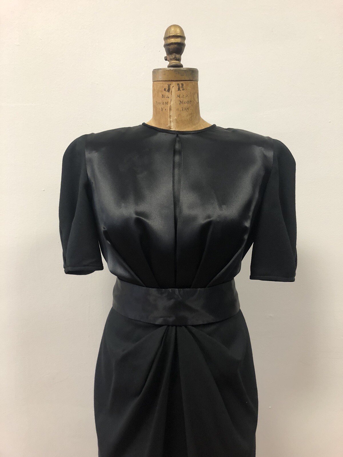 VTG 1980’s ALBERT NIPON Short Sleeve Black Dress, Great Details, Classic Look!