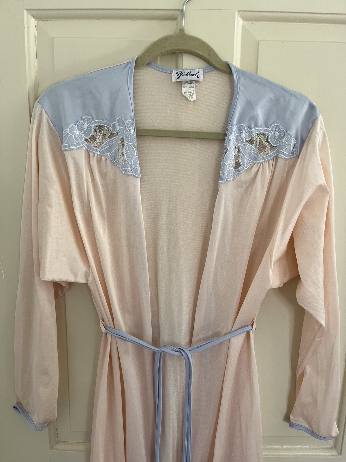Vintage Yolande Robe Size S Small Peignoir Pink Periwinkle Floral Lace FLAW