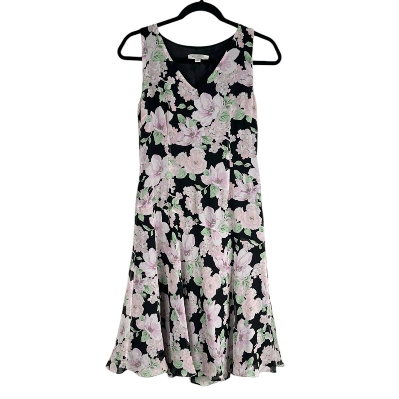 Ann Taylor 100% Silk Black Floral Y2K 90’s Fit & Flare Flowy Goth Dress Size 2