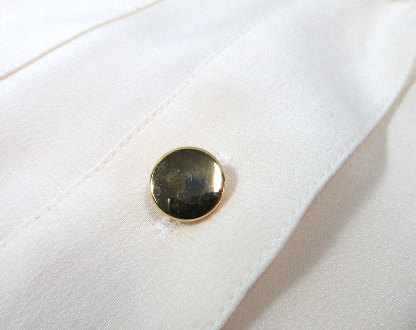 VINTAGE SUZELLE BUTTON DOWN SILK BLOUSE EMBROIDERED COLLAR/WRISTS SIZE 6 W/ TAG!