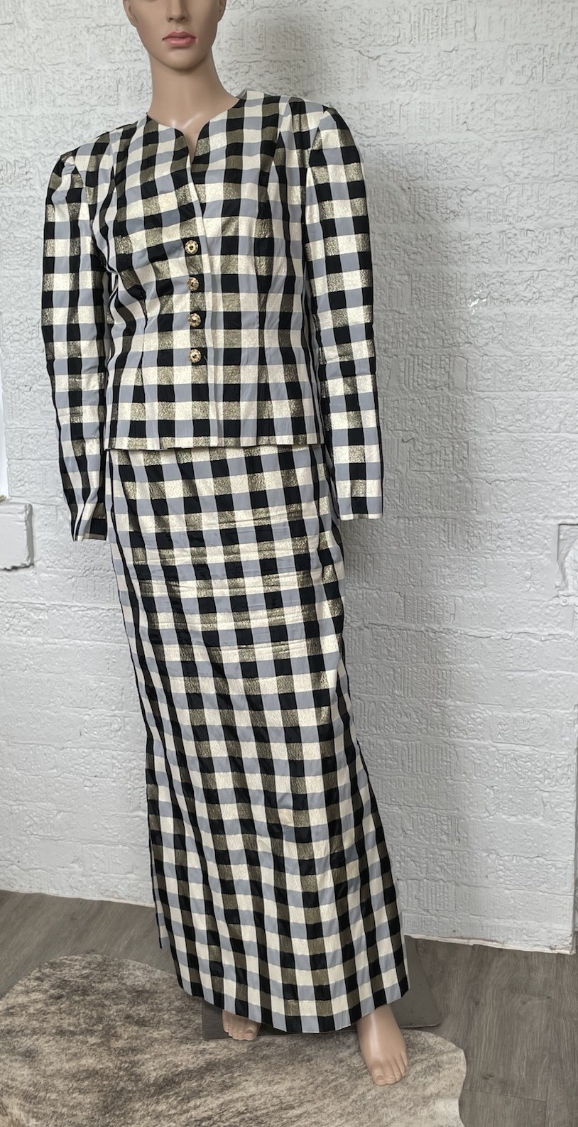 Vintage 1980s Elegant black, white, and gold metallic gingham skirt suit SZ4-6US