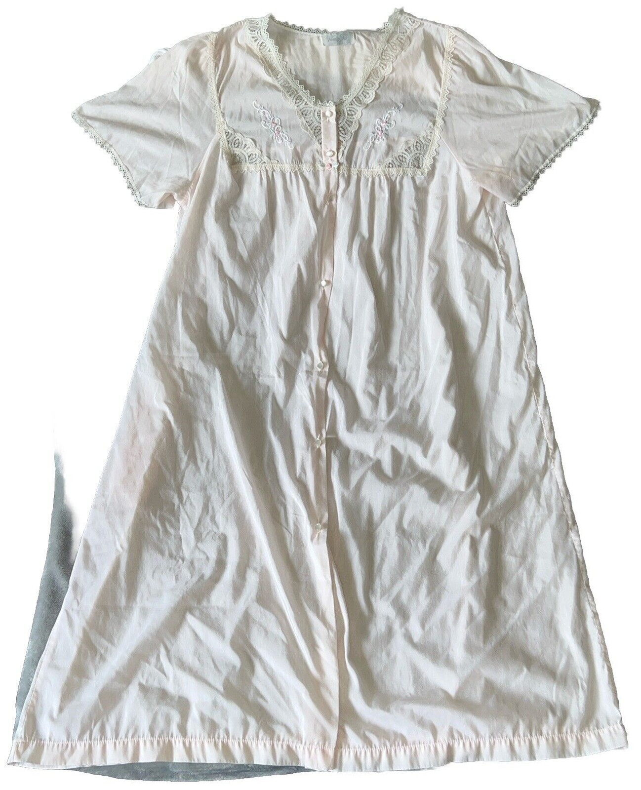 Vintage 1970s Vanity Fair Women XL Nightgown Lace Trim Floral Embroider USA Made