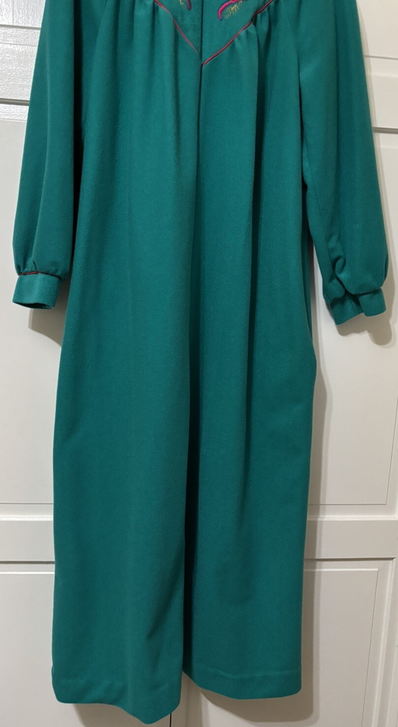 Vintage Carriage Court Green Long Zip Up Plush ROBE Women’s Small Made in USA