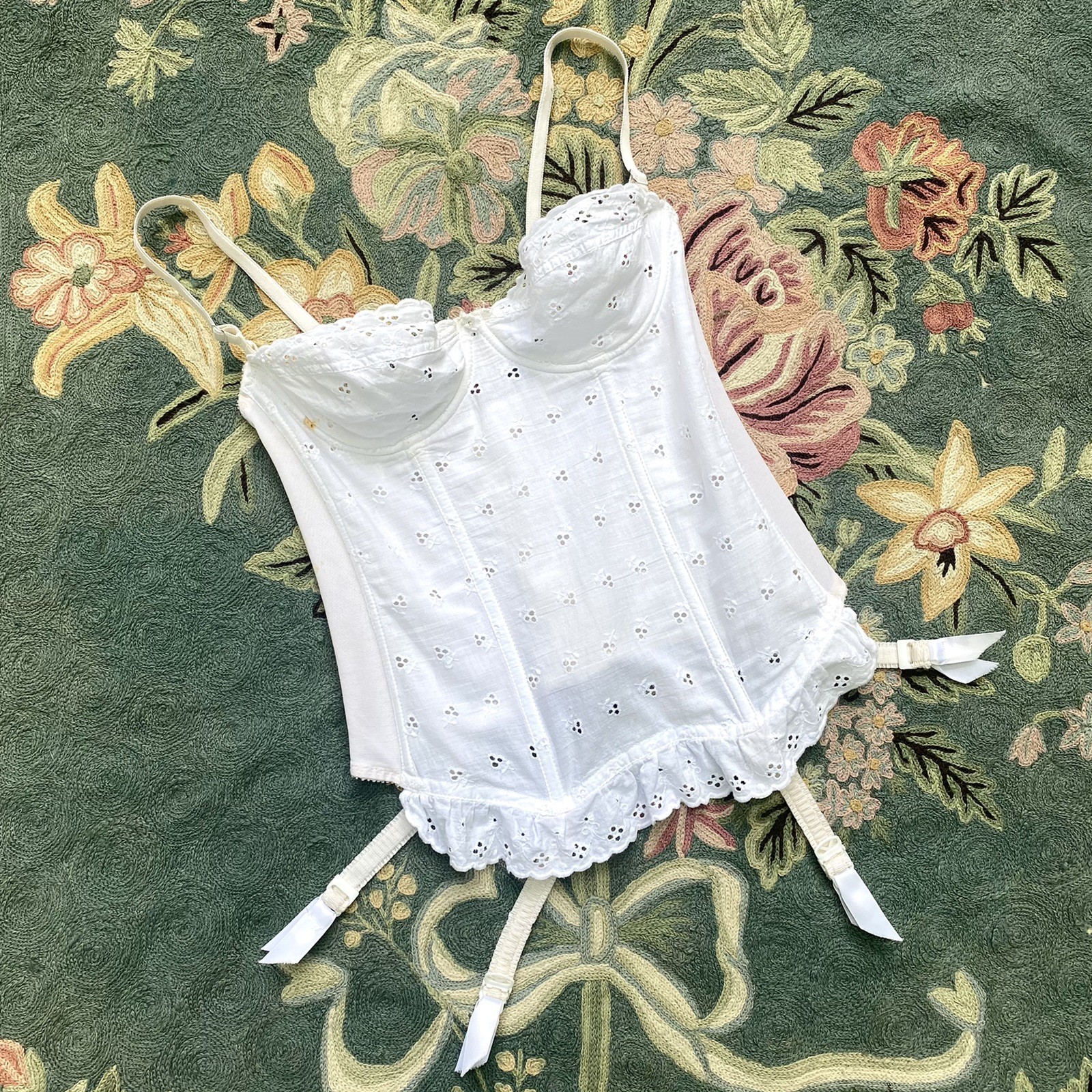 Vintage 1970s White Cotton Eyelet Lace Ruffled Demi Cup Corset Bustier 34B
