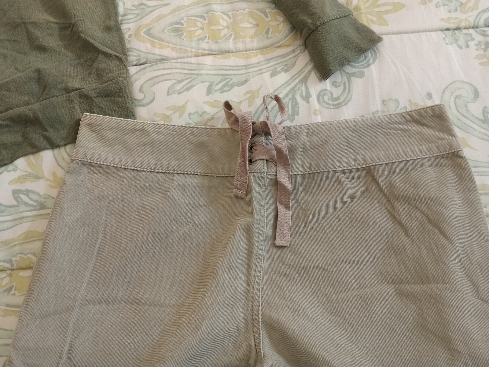 Vintage Delia’s Juniors XL Sweater And 13/14 Corduory Tan Pants With Wide Flare