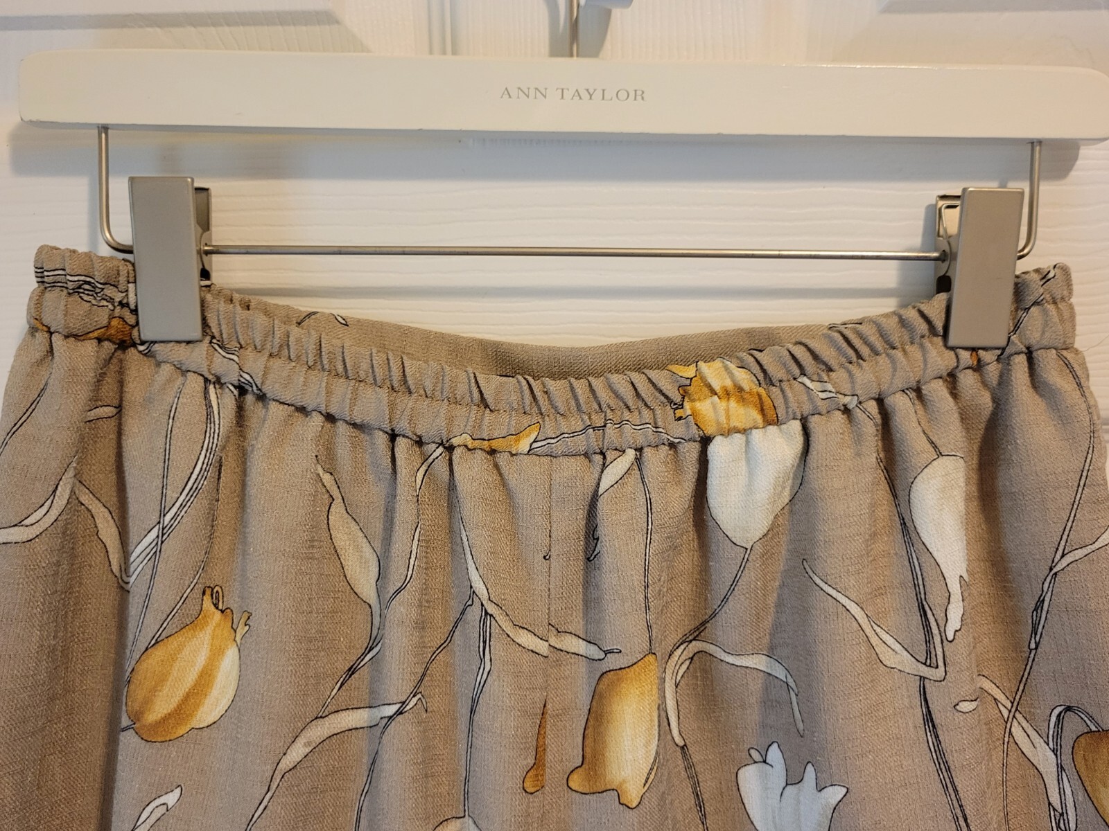 Patchington Vintage Shorts, Khaki w/ Yellow Flowers, Linen Look, Pockets Size SP