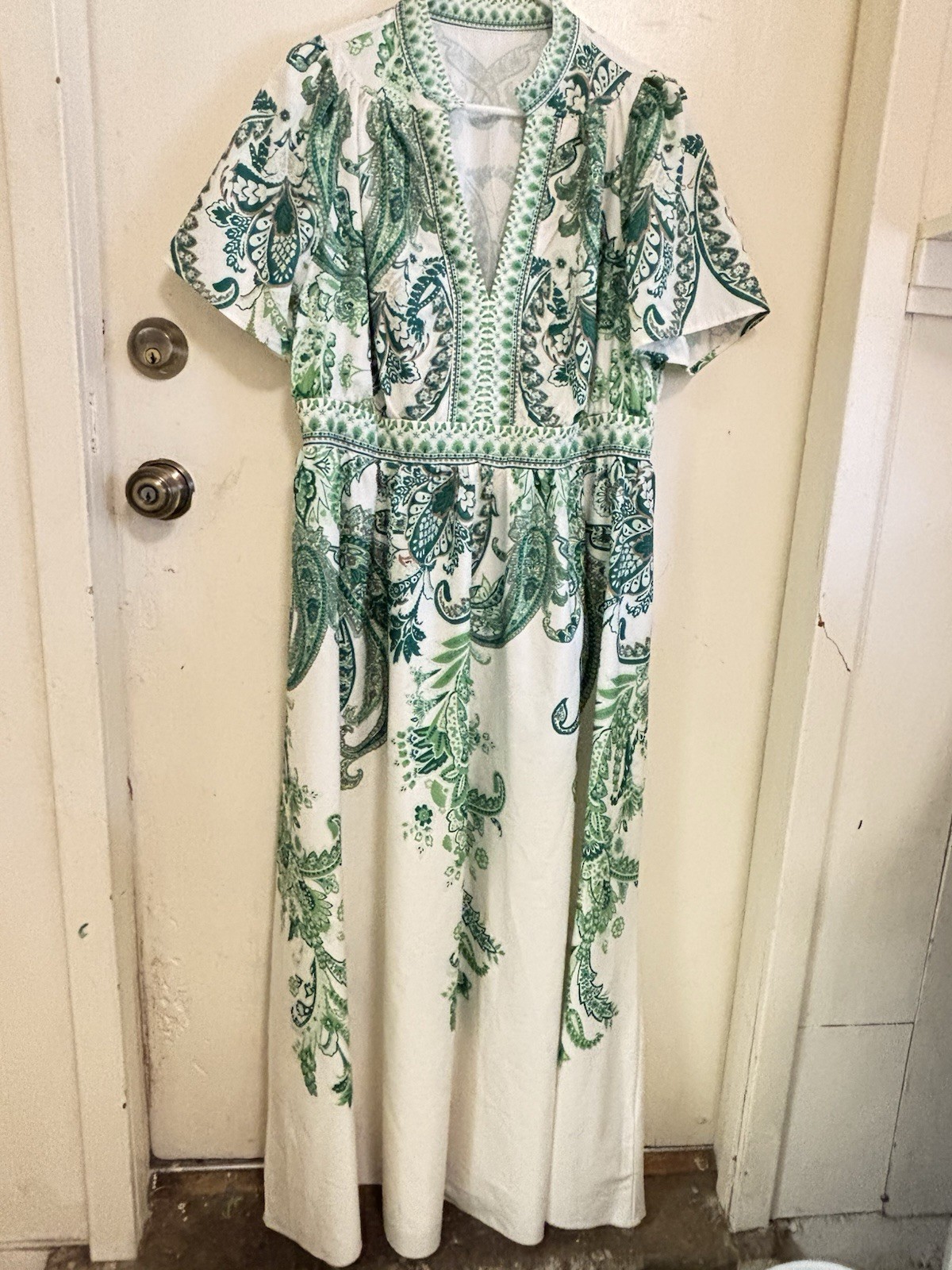 Vintage Dress Polyester Vintage 1970s Style Green And Cream Ornate Size L