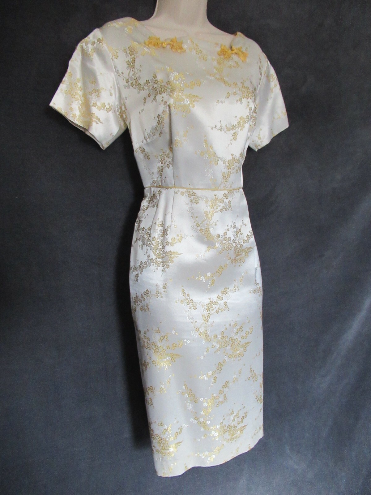 50’s Vintage Asian White Gold Cherry Blossom Embroidery Toggles Formal Dress M