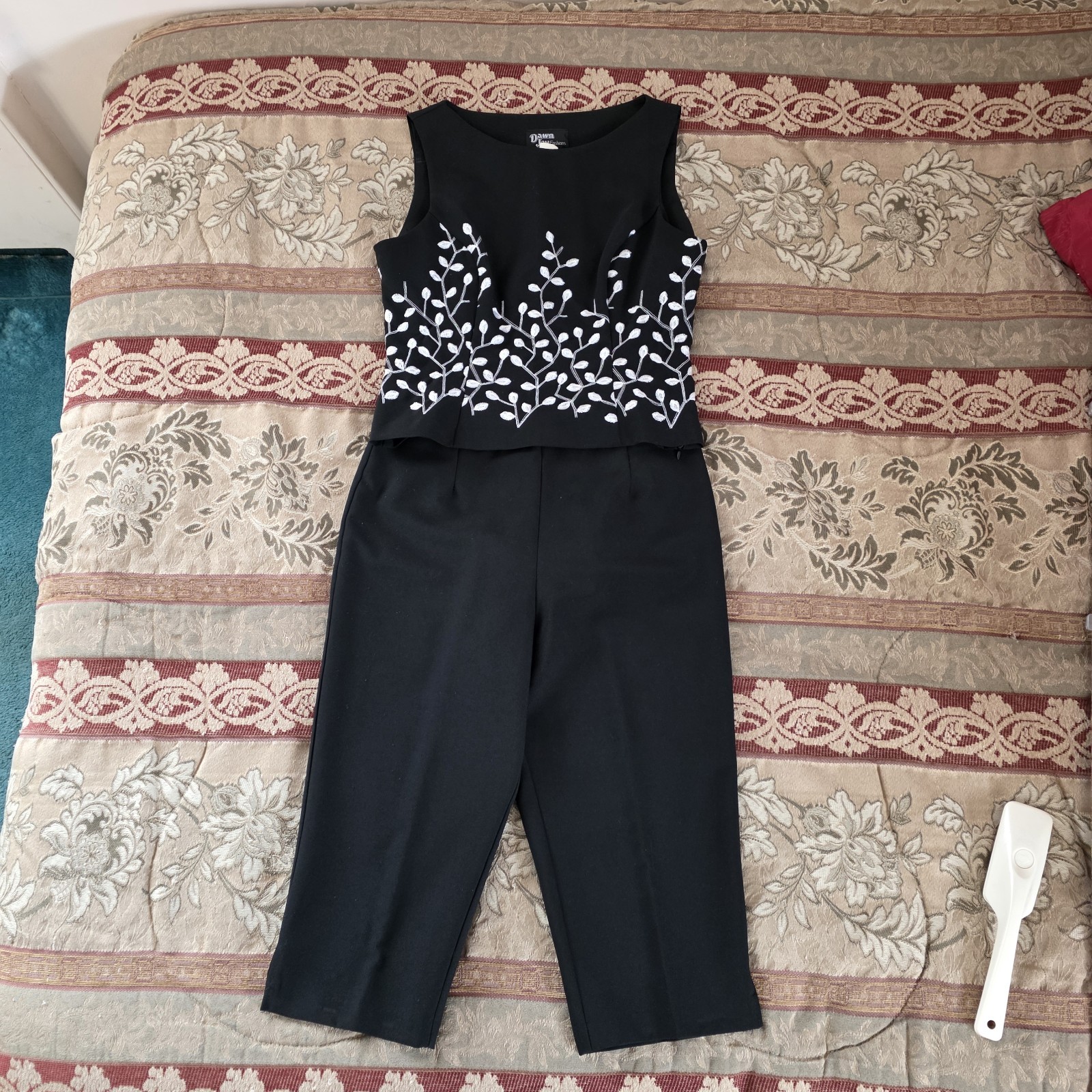 Vintage Dawn Joy Fashions Pantsuit W/white Embroidered Leaf Pattern Sz 11/12