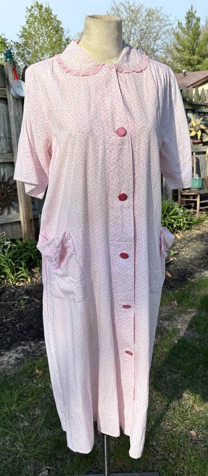 VTG 1950s House Dress Wife Pink COTTON Button Pocket Lace XL 42x42x48 43″Long