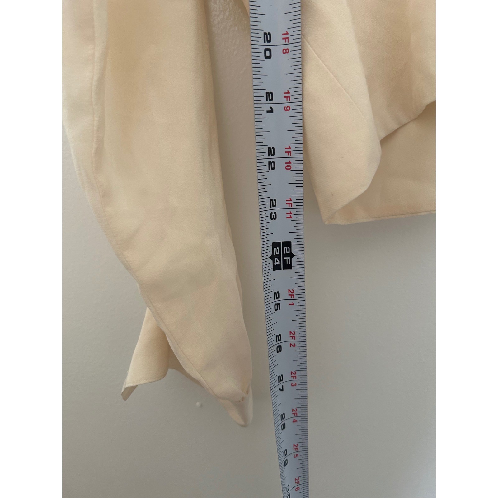 Vtg Argenti Blouses Cream 100% Silk Button Down Cinched Waist Shirt Size 8
