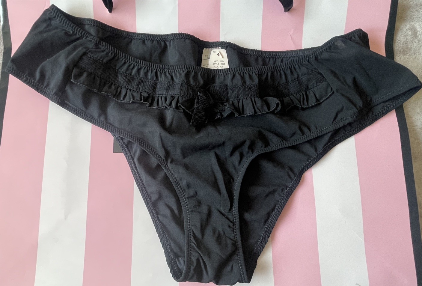 NWT VTG 2009 Victoria’s Secret Hiphugger, Ruffled BLOOMERS – Black / Large