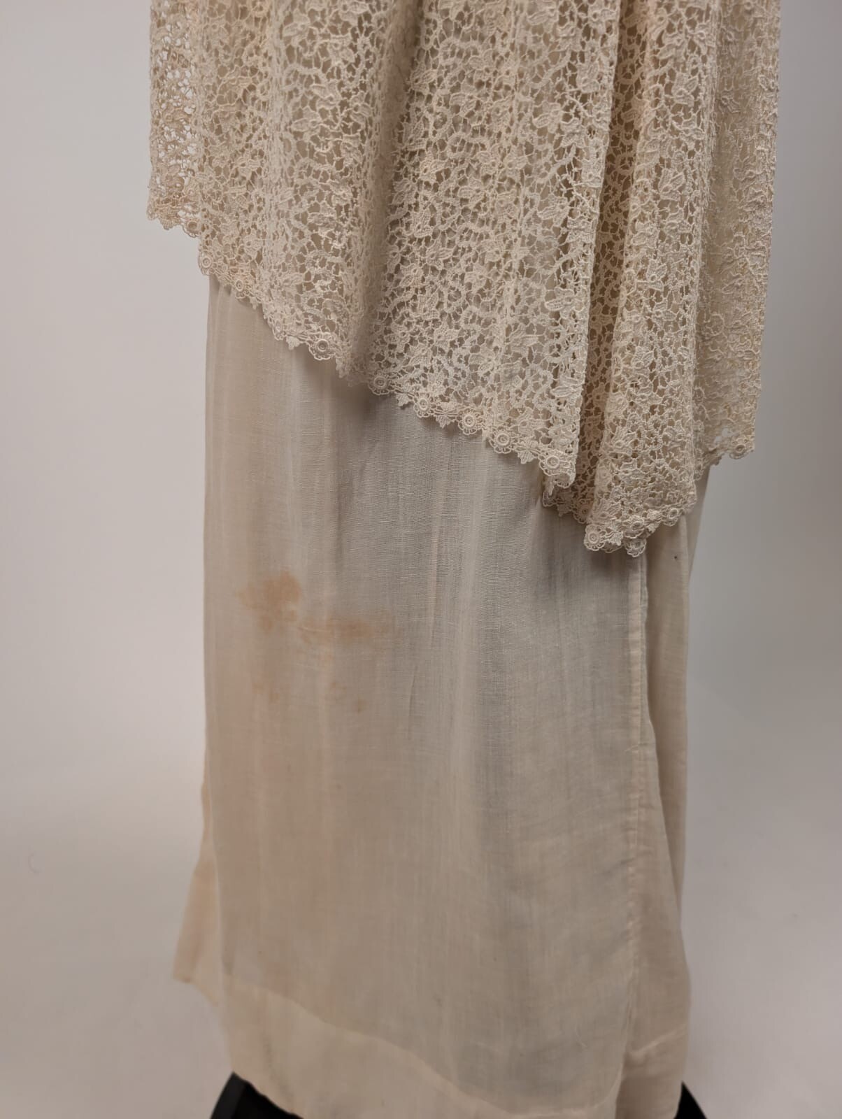 BEAUTIFUL EDWARDIAN LACE + MUSLIN LONG WEDDING DRESS  / GARDEN GOWN W PROVENANCE