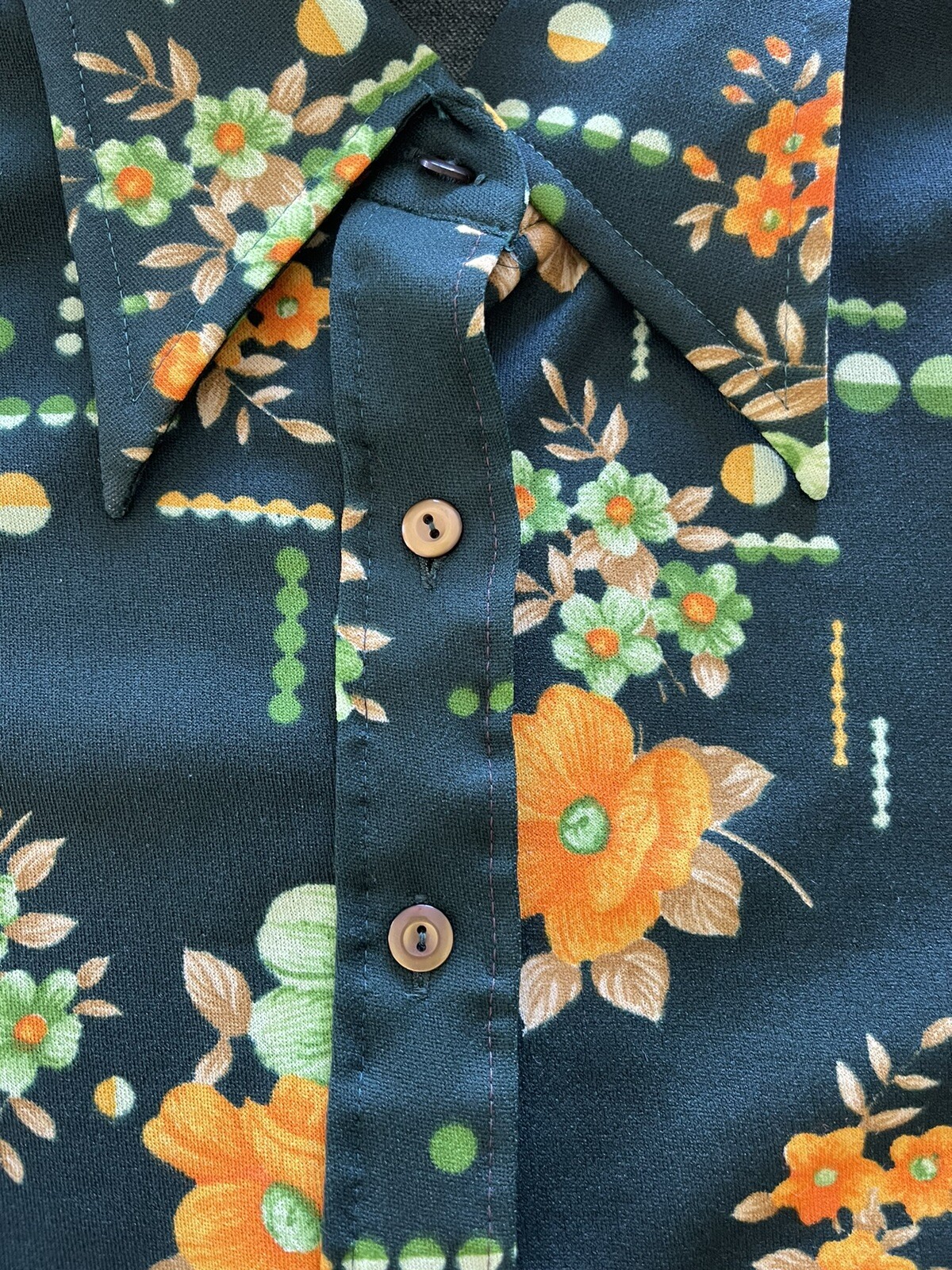 Vintage 70s Short Sleeve Floral Button Down Shirt Size M Green Hippie Vacation