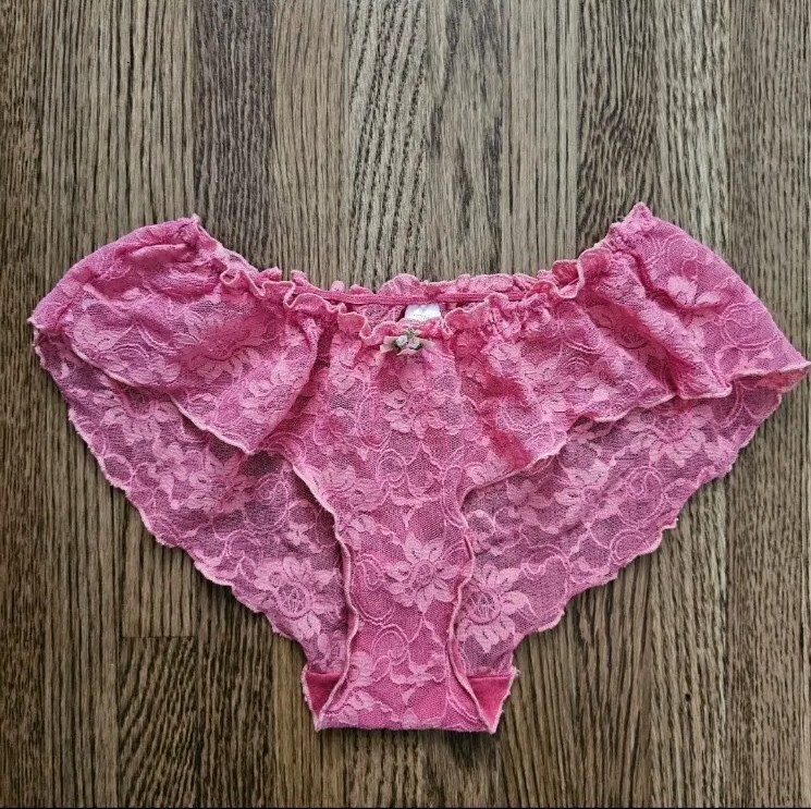 Y2K 2005 Victorias Secret dark pink lace cheeky hiphuggers barbiecore medium