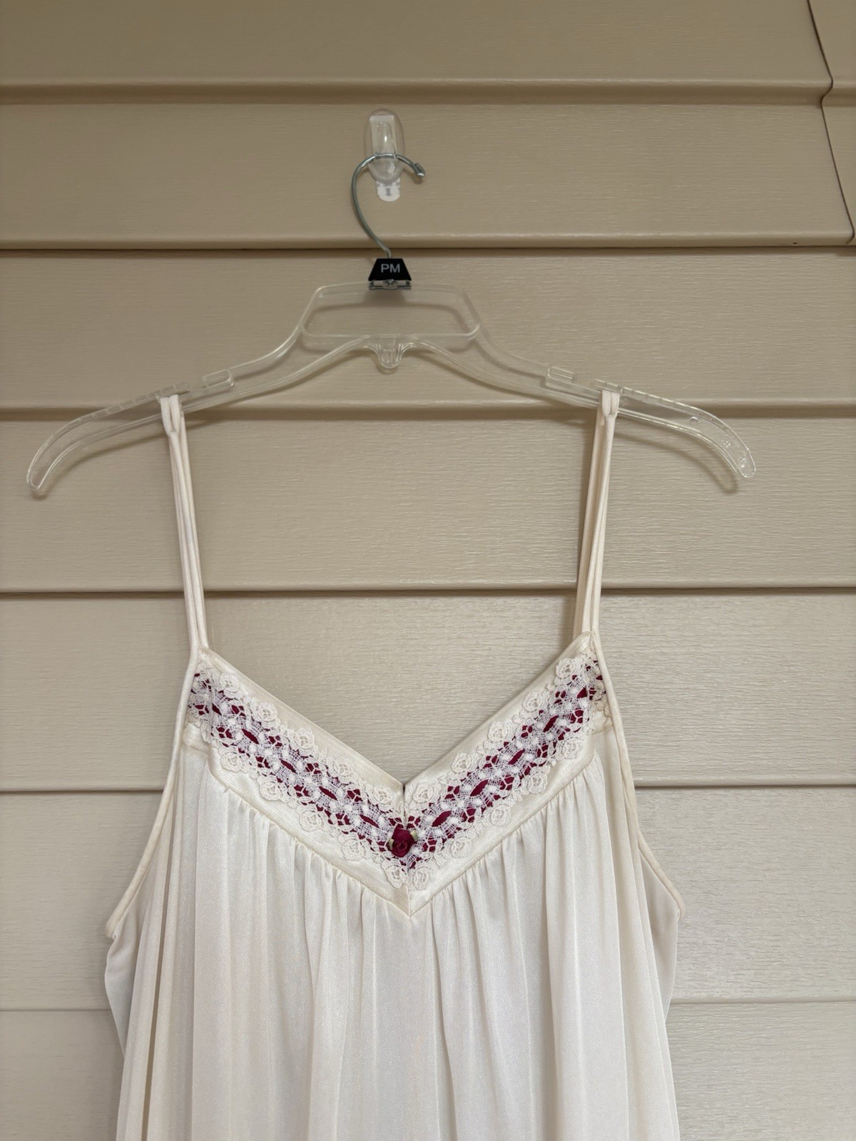Vintage Long Nightgown cream Size Large. 100% Nylon INV25/588