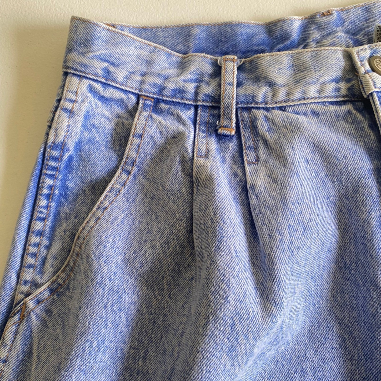 Bill Blass Vintage 90s High Waisted Pleated Tapered Light Wash Women Jeans Sz 14