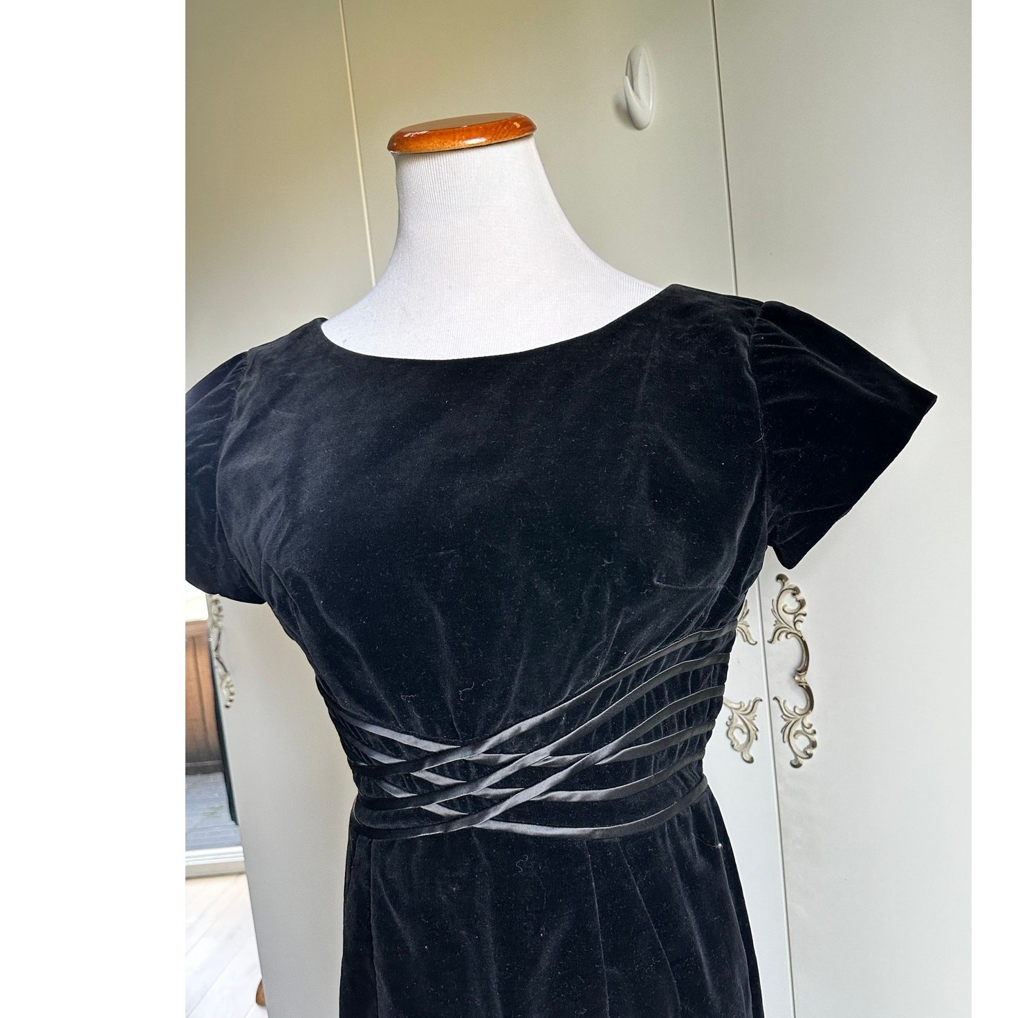 Vintage 50s Black Velvet Pencil Dress SZ Classic Elegant Mid-Century Cocktail